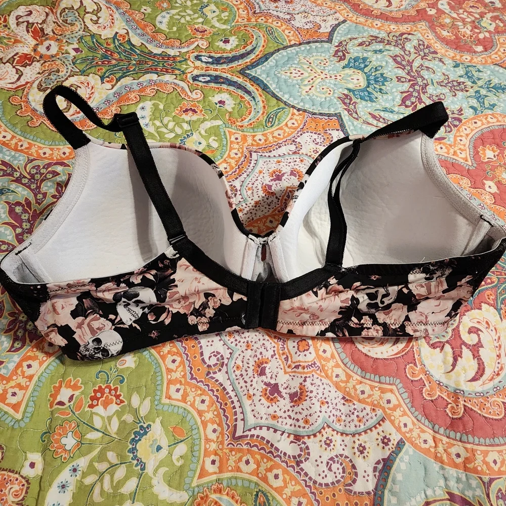 Torrid Skull and Roses Bra | Size 40DD - Picture 6 of 11